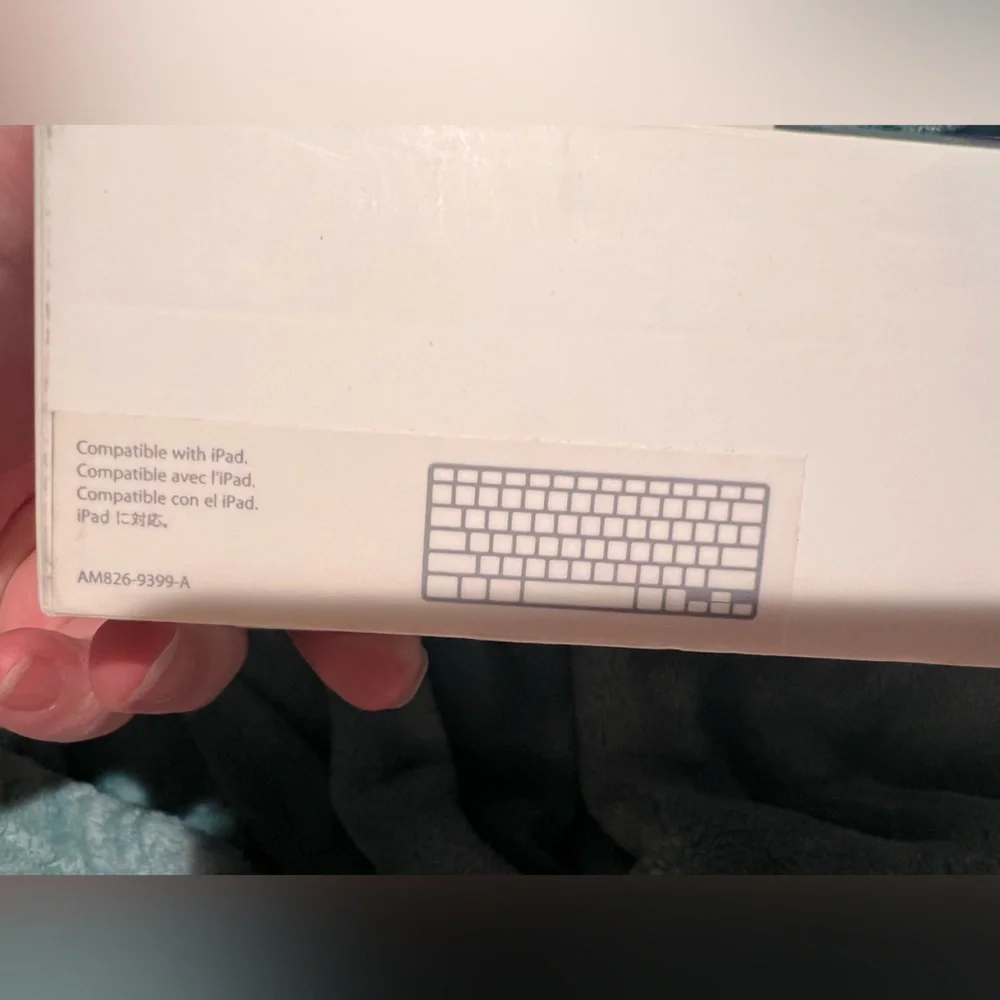 iPad keyboard dock. Never used.